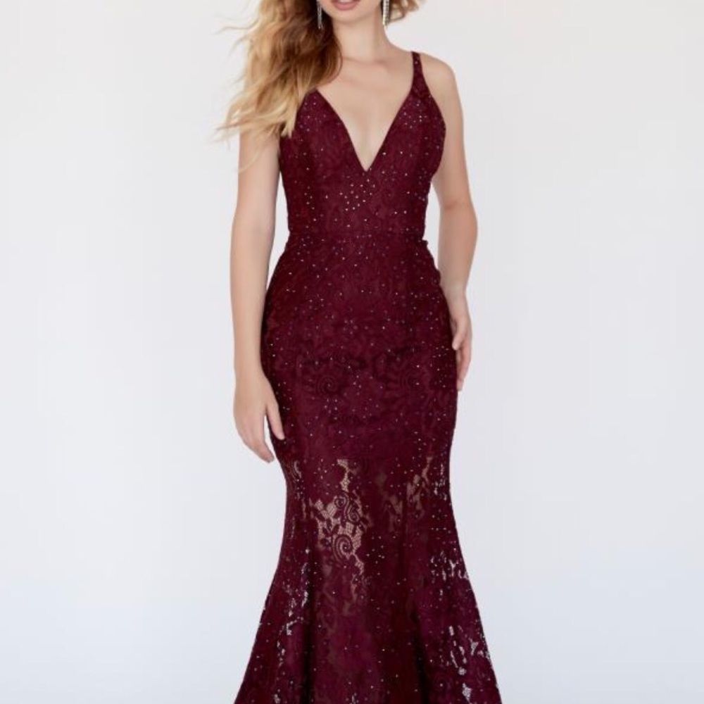 MAROON LACE PROM DRESS